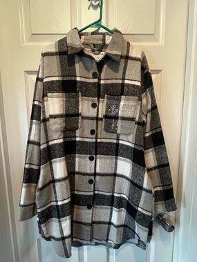 Love in Faith Shacket
Size: Large 
Black, White & Gray plaid